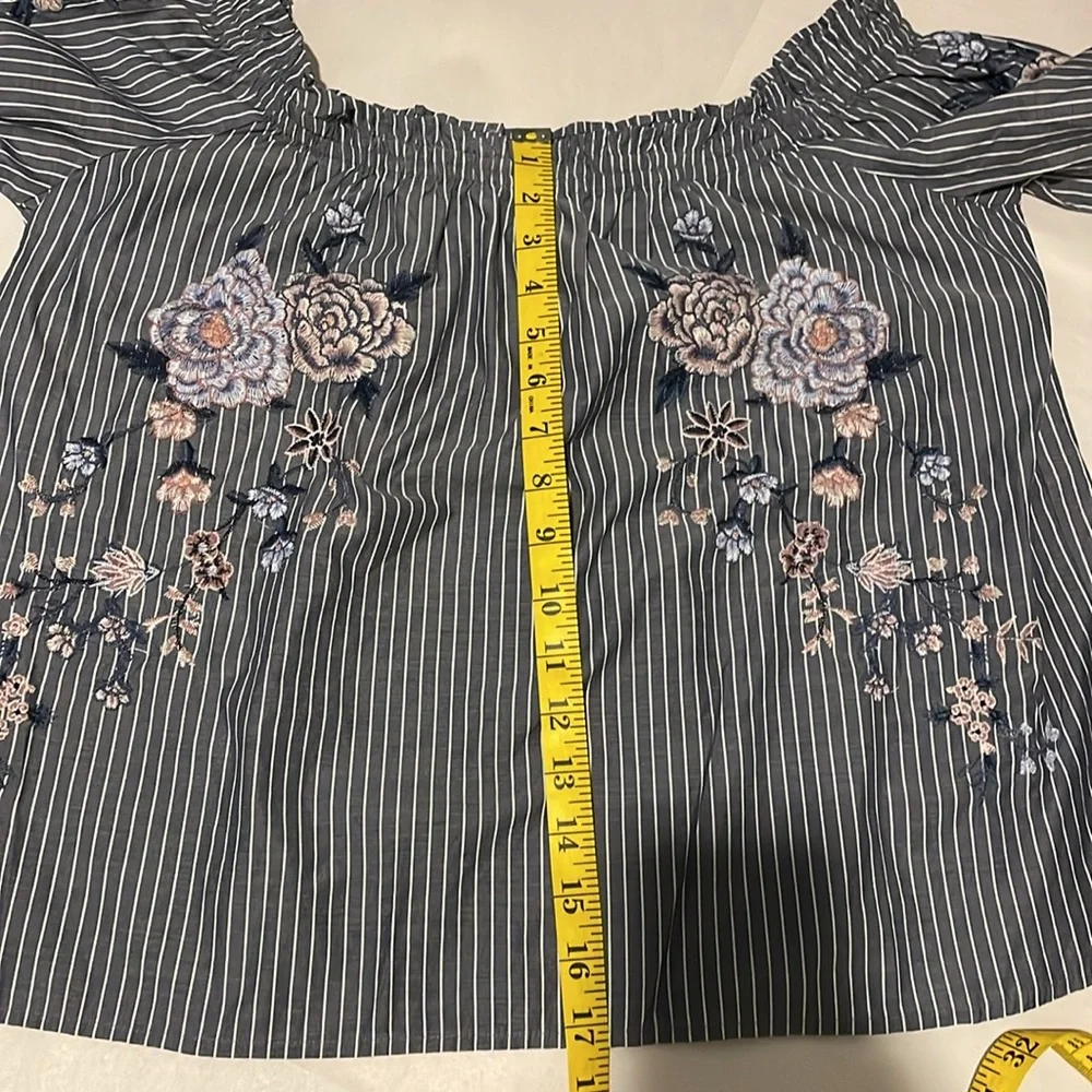 AEO  TOP off the shoulder - Picture 7 of 8